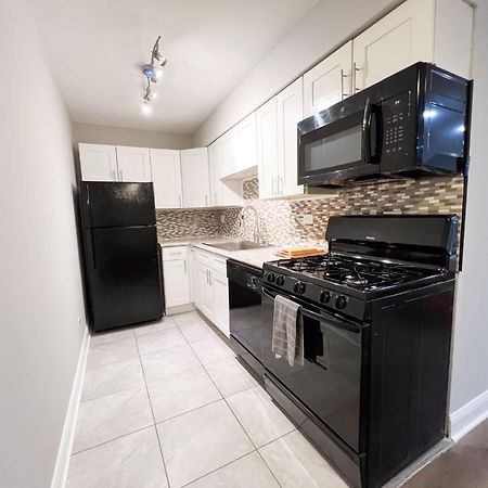 Stylish Sleeps 6 1 Free Parking Apartment Chicago Exterior photo